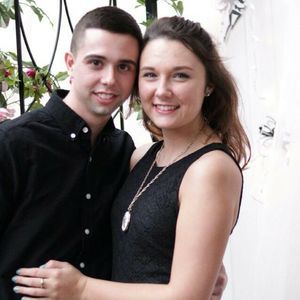 Meet your Posher, Akia